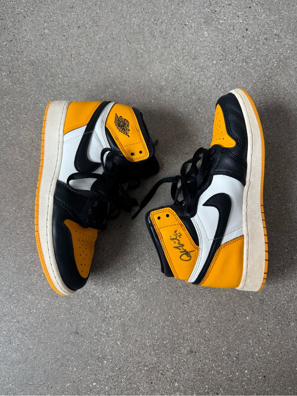 Nike Jordan Retro High Youth 5.5